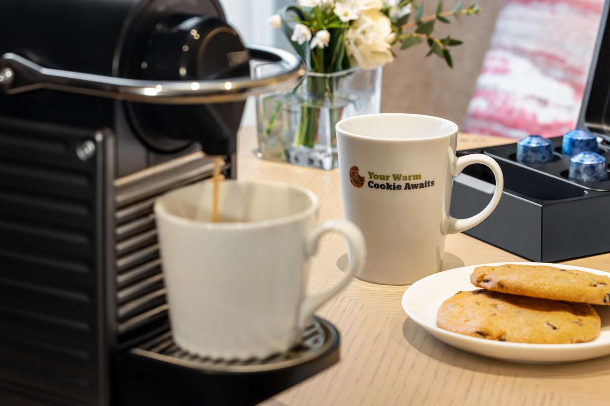 فندق Doubletree By Hilton Toyama Station المظهر الخارجي الصورة