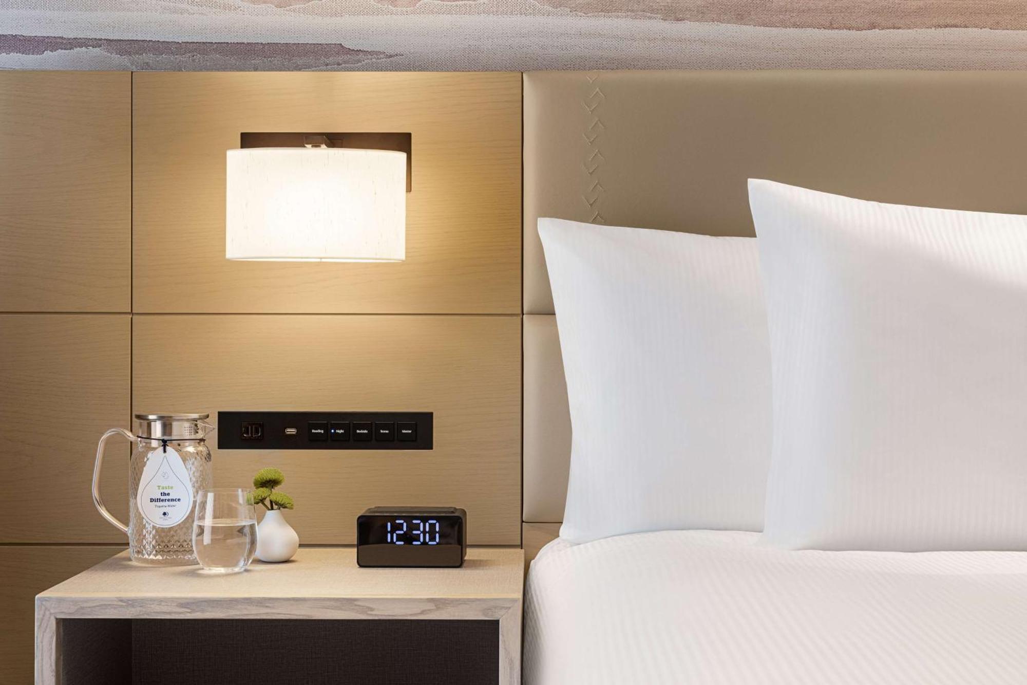 فندق Doubletree By Hilton Toyama Station المظهر الخارجي الصورة