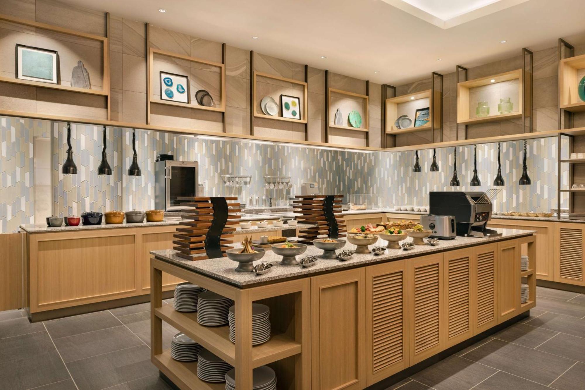 فندق Doubletree By Hilton Toyama Station المظهر الخارجي الصورة