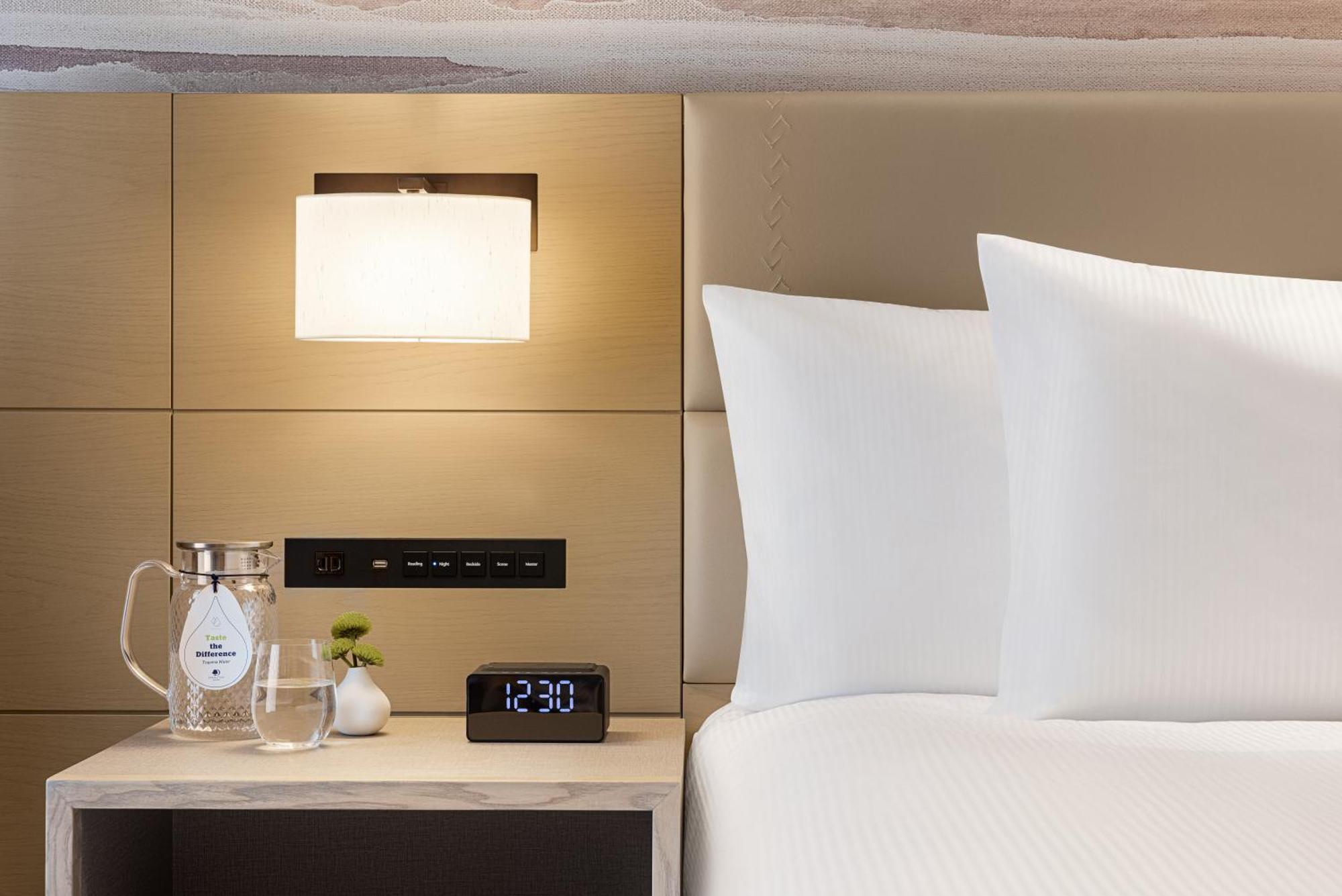 فندق Doubletree By Hilton Toyama Station المظهر الخارجي الصورة